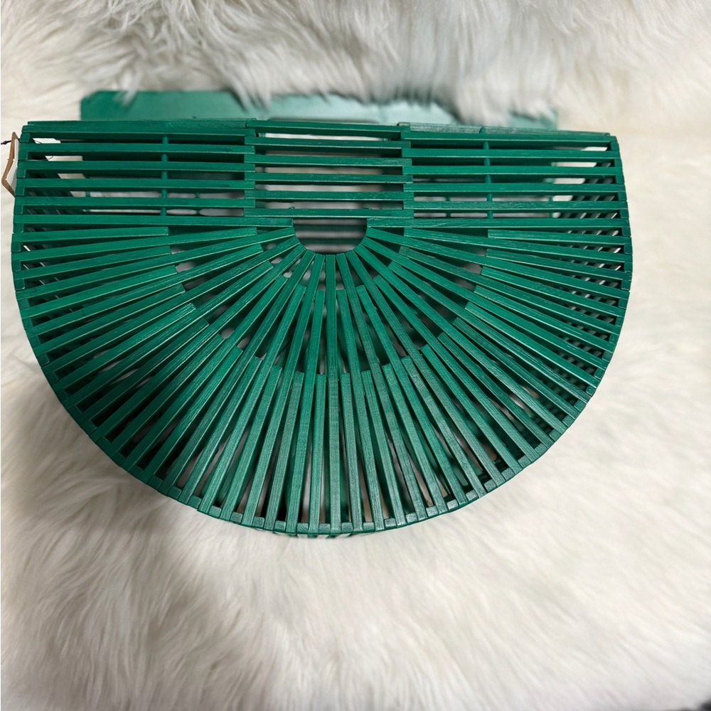 Green Semi-Circle Slatted Women’s Handbag - Stylish Summer Clutch